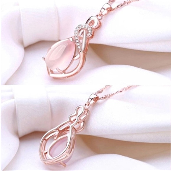 Lotus opal crystal Rose gold plated Necklace - Picture 7 of 9